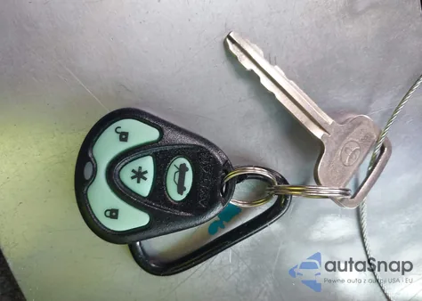 2000 Toyota Tundra Sr5 V8 from USA, damaged, VIN 5TBBT4411YS089055